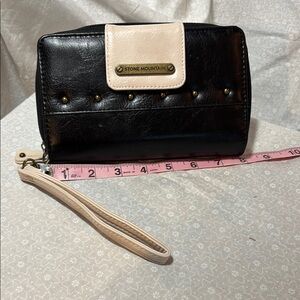 Stone Mountain Leather Wristlet